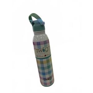 NEW SWIG LIFE flip & sip bottle in pretty in plaid